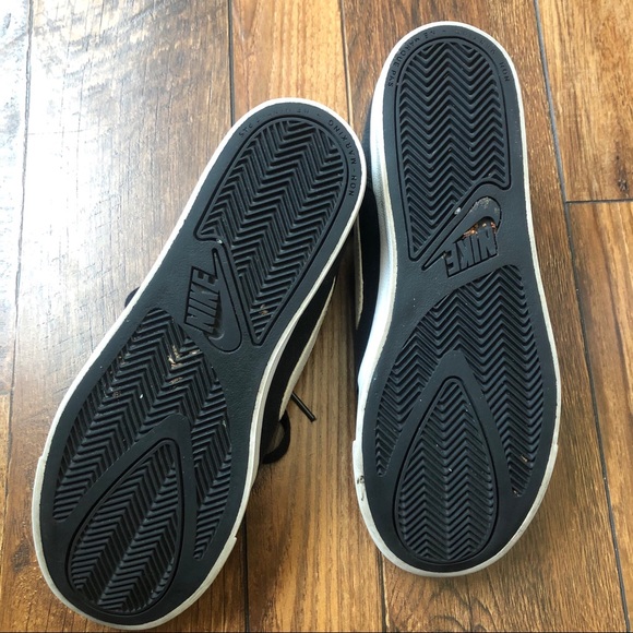 Nike Coast Classic Canvas Sneakers - Picture 5 of 6